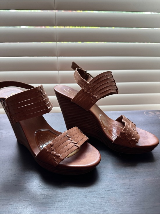 Jessica Simpson Shoes - Woven Strap Tan Wedge Sandals - Size 9 Women’s